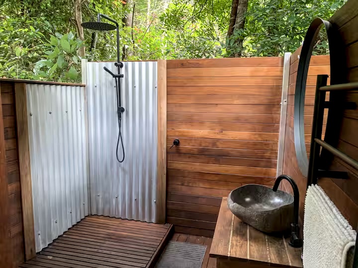 Airbnb Bathroom Lighting: Why It Matters More Than You Think